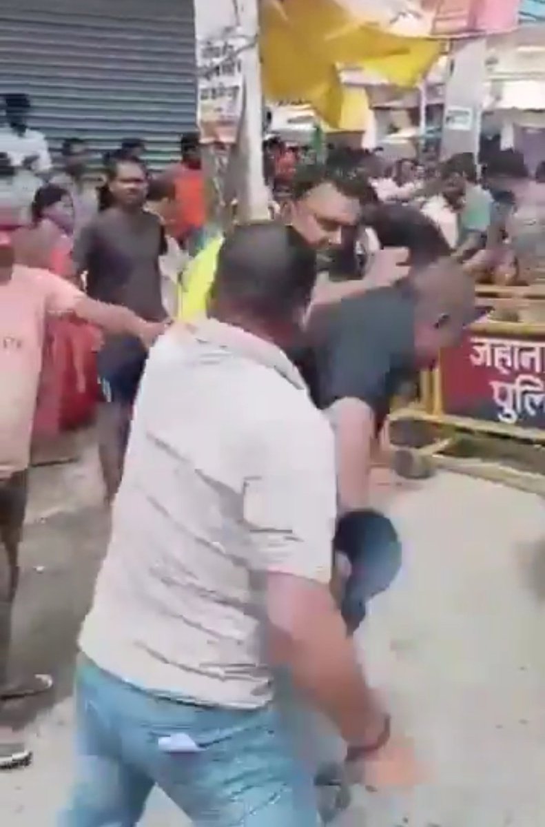 भाजपा वाला सब बंद के नाम पर गुंडई का हद कर दिया है,
इन लोग के चक्कर में एक की जगह आज 
साहब को लाखों गालियां पड़ी हैँ,