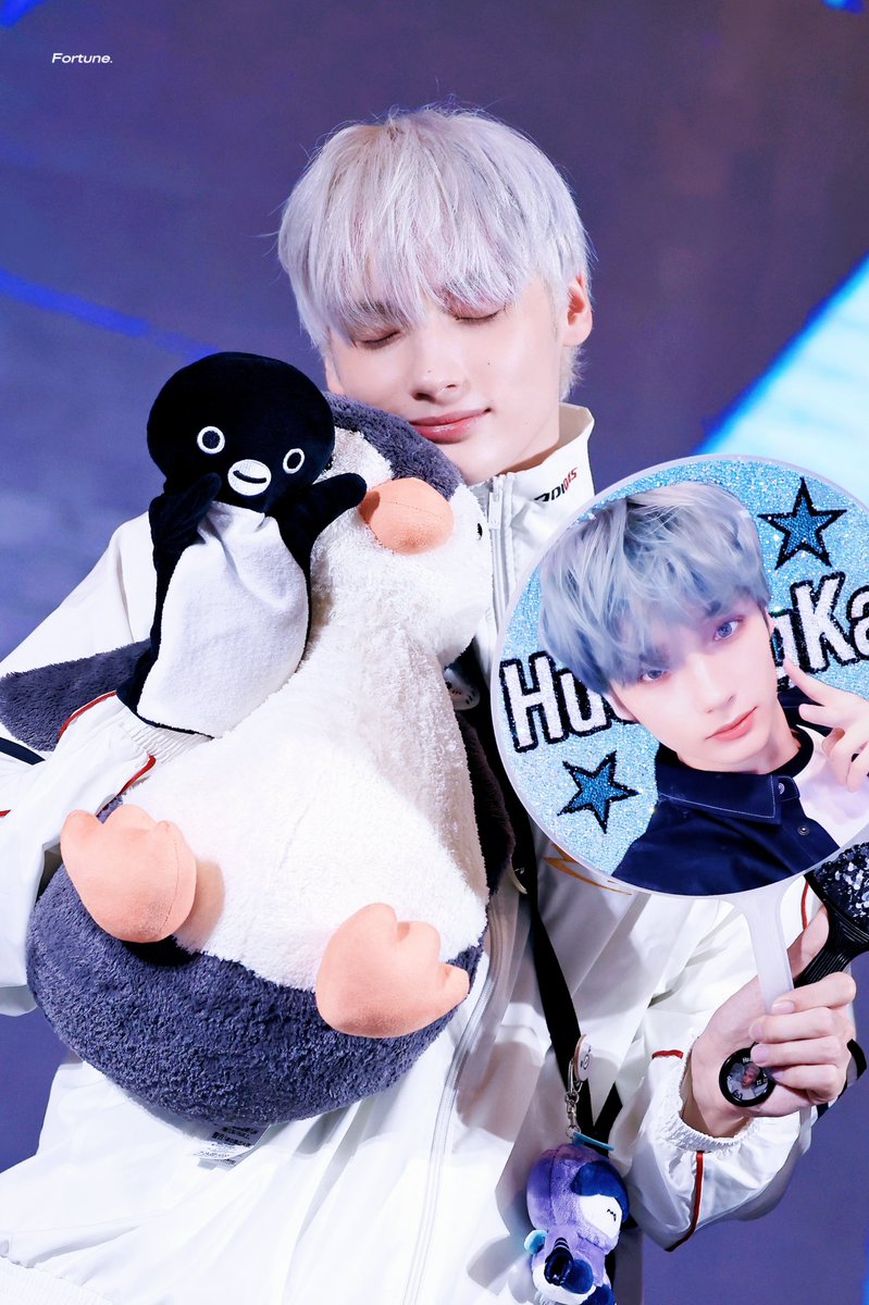 Fortune_HK's tweet photo. 250904 HQ

콘서트 갈 때 모아들 딱 이래

#휴닝카이 #HUENINGKAI #ヒュニンカイ
#투모로우바이투게더 #TXT #TOMORROW_X_TOGETHER https://t.co/6v6tYggOZR