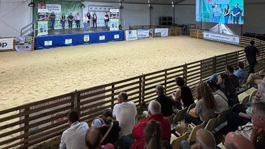 La demande en agneau 🇫🇷 est forte mais la production recule. À #TechOvin, j’ai rappelé que l’accompagnement technique entre éleveurs et techniciens est au cœur des solutions, avec le Plan Souveraineté comme boussole. 🎯 Redynamiser la production pour produire plus &amp; manger mieux.