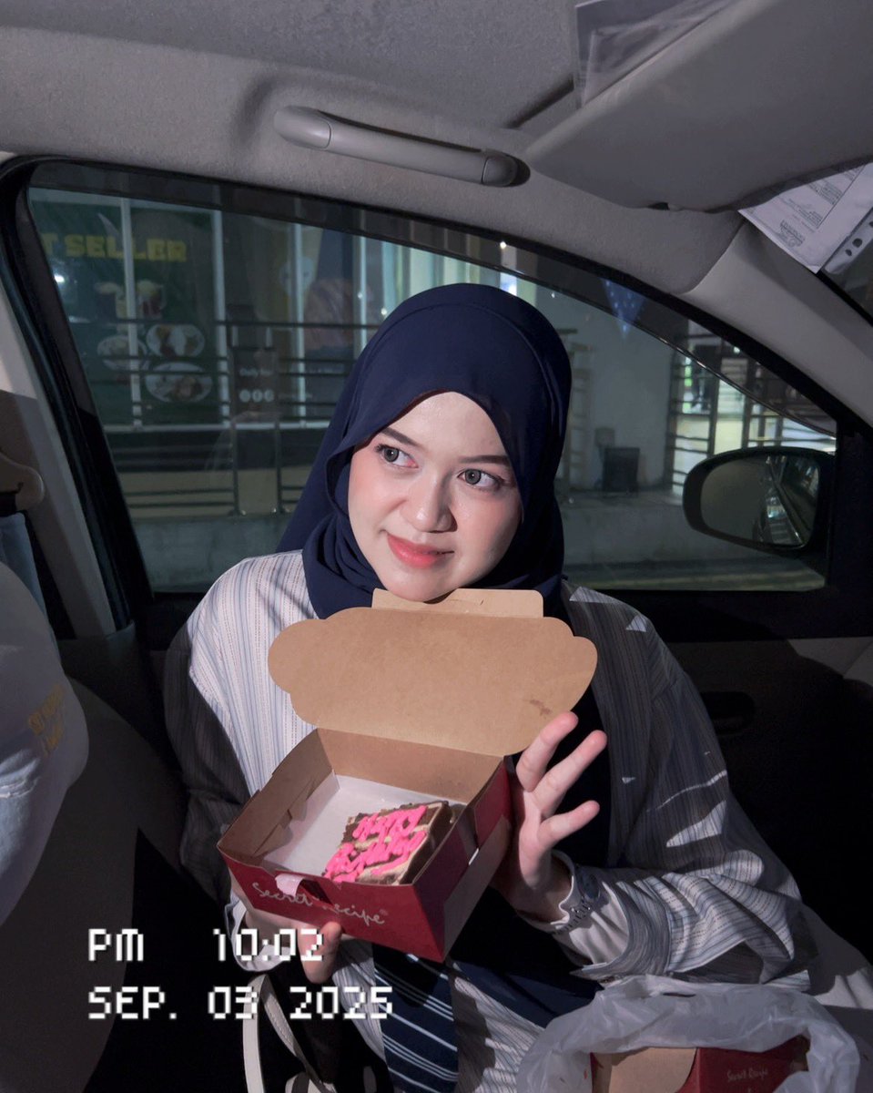 celebrate my birthday very well yesterdayy hihi ~~
