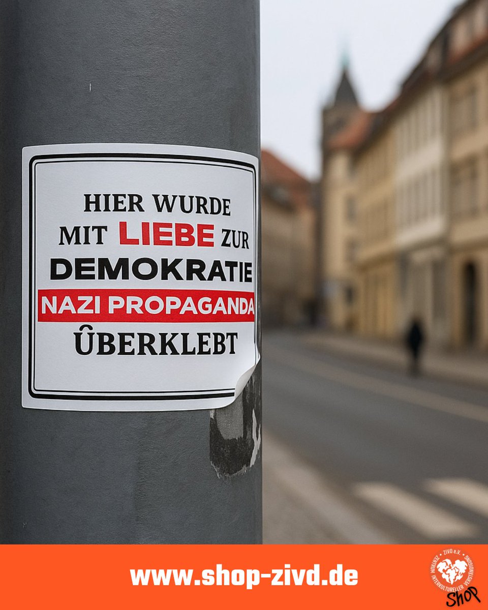 So könnte das aussehen, wenn wir KI auf Sticker-Tour schicken 😅
Aber mal ehrlich: Beim nächsten blöden Nazi-Sticker, den ihr seht – die Idee ist gar nicht so schlecht, oder? 😉✊

#KeinPlatzFürNazis #StickerLove #ZIVD

shop-zivd.de/Aufkleber-Nazi…