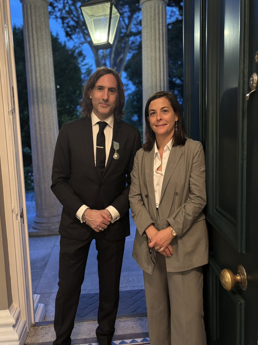 Congratulations to <a href="/paullynchwriter/">Paul Lynch</a> who has been named Chevalier de l’Ordre des Arts et des Lettres ! Irish novelist, winner of the 2023 Booker Prize for Prophet Song, whose 5 novels have been published in France,
his powerful work is one more literary bond between 🇮🇪🇫🇷