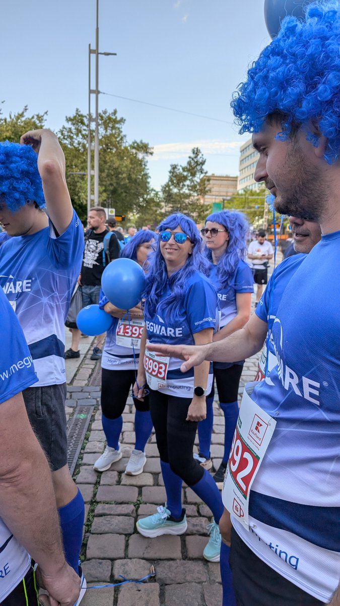 MegwareComputer's tweet image. 🏃♂️💙 MEGWARE beim #FirmenlaufChemnitz – mit 13 Läufer:innen am Start und Teilnahmerekord!
Knapp 5 km, beste Stimmung und ganz in Blau.
Danke an alle im Team – wir freuen uns aufs nächste Jahr!
#Teamspirit #Chemnitzläuft #BlauPower #Rekord #Firmenlauf2025