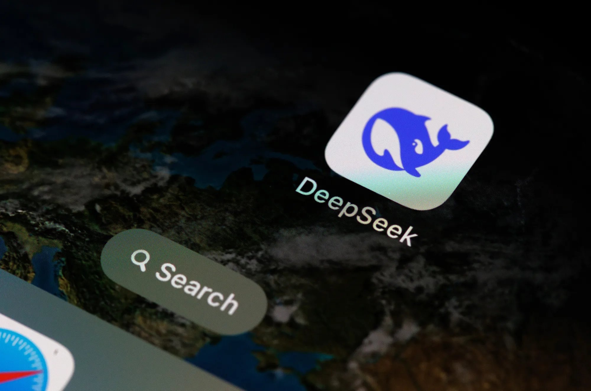 🌍STOCK REPORT:  **"DeepSeek: il Nuovo Agente AI Pronto a Rivoluzionare il Settore nel Quarto Trimestre"**