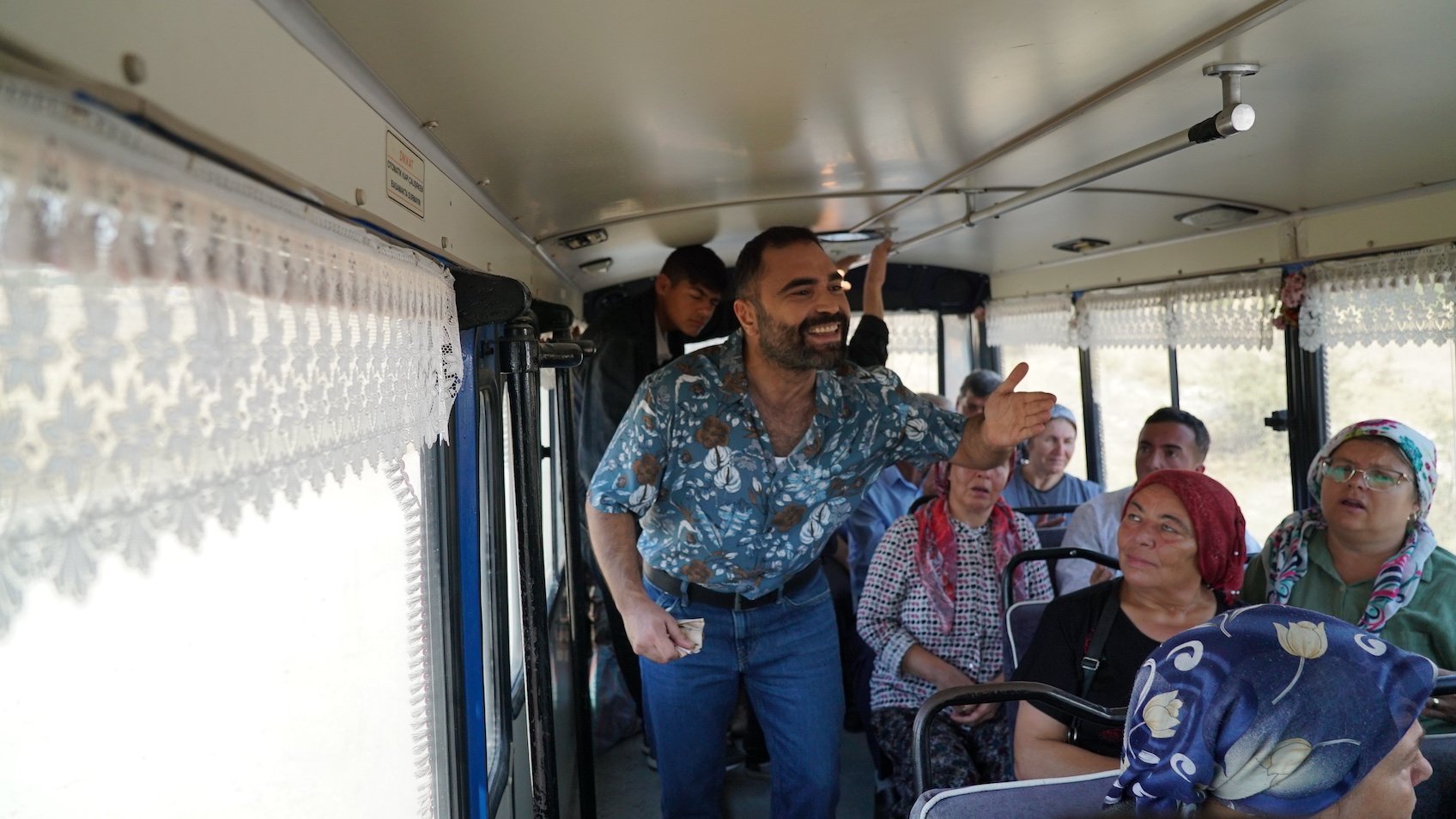 Gz_XNt_WAAAMrwX?format=jpg&name=large