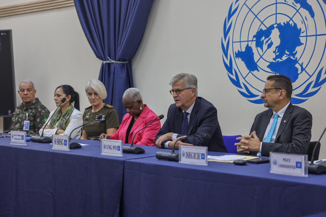 Jean-Pierre <a href="/Lacroix_UN/">Jean-Pierre Lacroix</a>, chef du maintien de la paix de l’ONU, a entamé sa visite en #RDC par une réunion avec l’équipe pays de l'<a href="/ONURDCongo/">Nations Unies en RD Congo</a> à Kinshasa. Il rencontrera les autorités congolaises et d'autres acteurs clés, puis se rendra à Bunia et Beni.