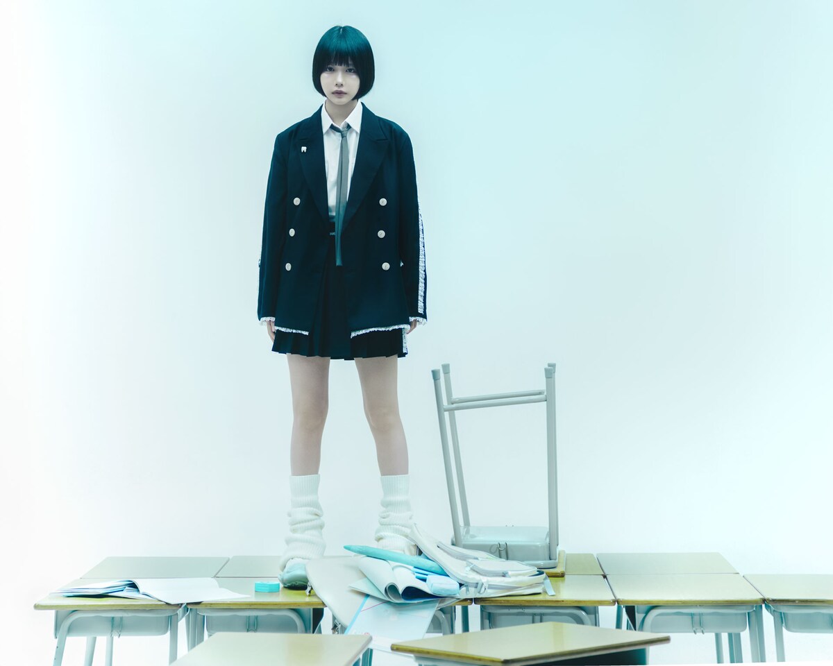 あのちゃんがアパレルブランド「HELL BLAU」立ち上げ、「school」コレクション登場（商品ラインナップ一覧あり）
natalie.mu/music/news/638…

#HELLBLAU