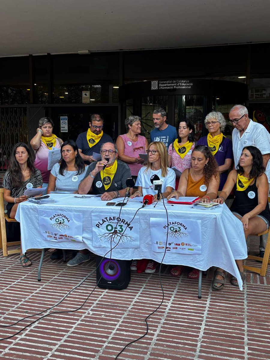 🔴⚫️Presentació de la Plataforma 0-3🔴⚫️

➡️Som sindicats, entitats i associacions que defensem l’etapa 0-3 

➡️Reivindiquem drets, dignitat i reconeixement per a la petita infància i les persones que la cuiden