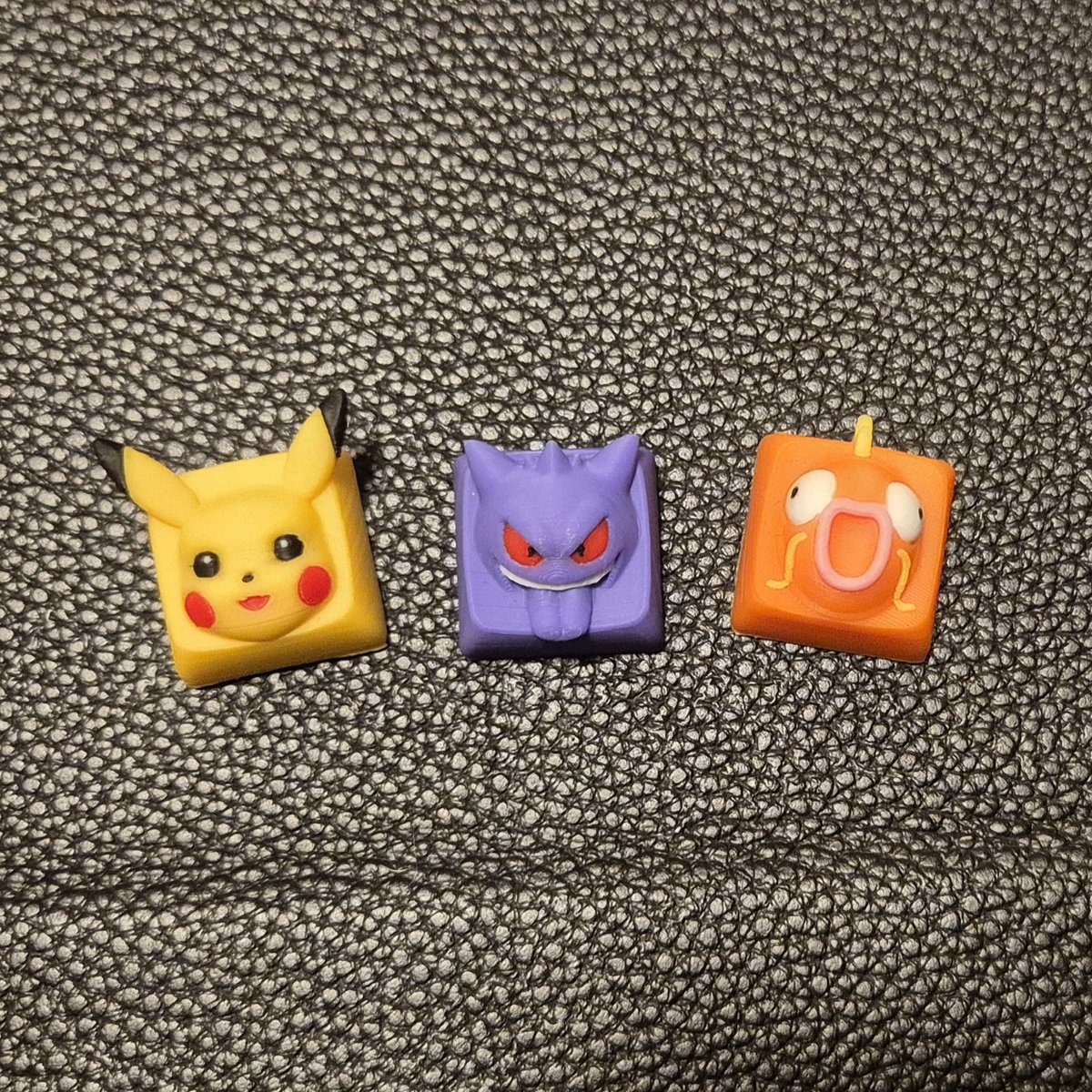 The three keycap designs I've modeled and printed so far!

Had a blast making these, and maybe even the troubleshooting/problem solving was a little bit 'fun?' too

Who's next?

#3dprinted #pokemon #keycaps