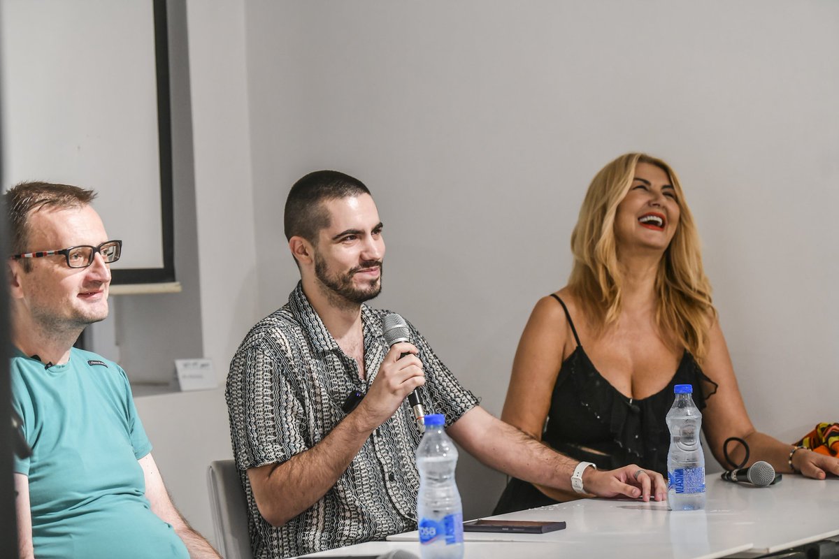 Sinoć smo u sklopu Prajd nedelje Vesna Dedić, Igor Perišić i ja govorili o kvir književnosti na tribini "IsKVIRljena slova" autora Alekse Bjelice