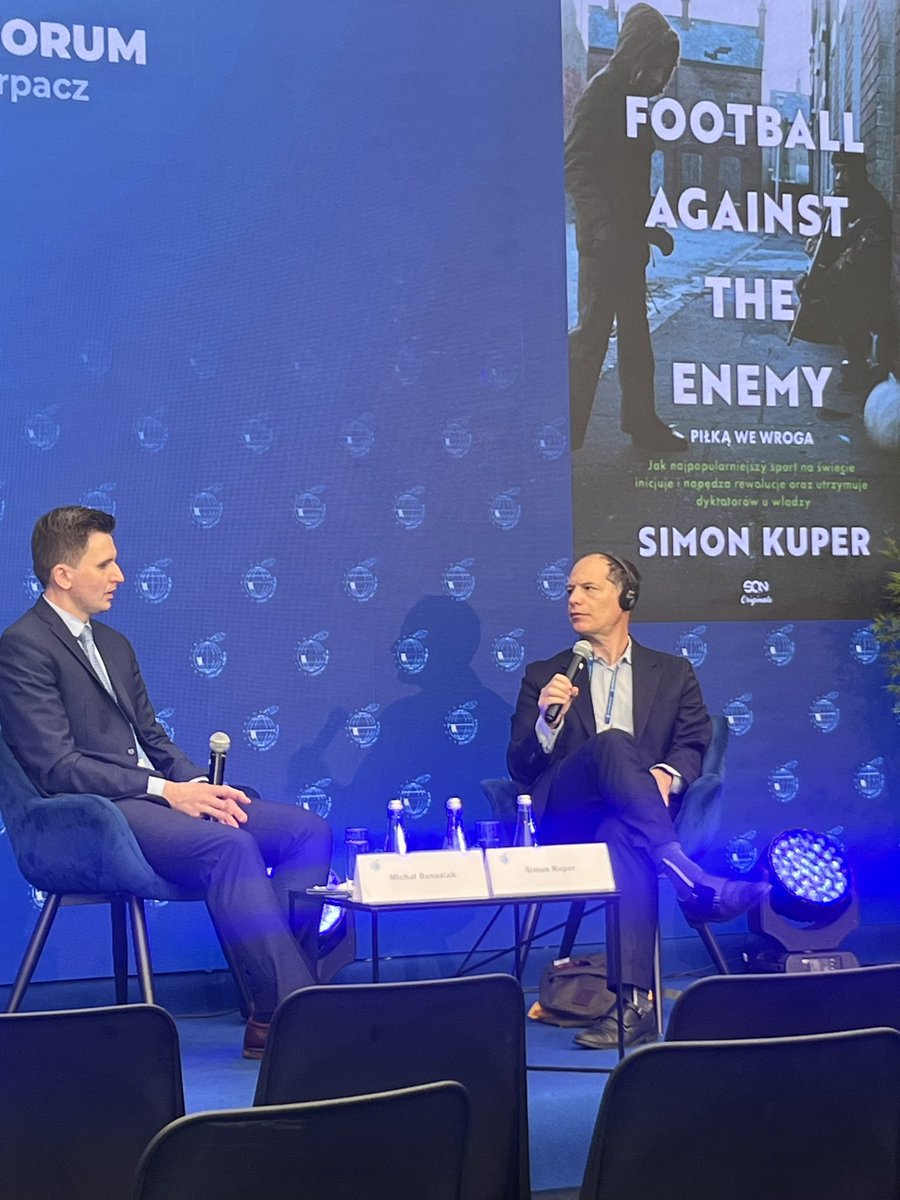 I’m now a fan of <a href="/KuperSimon/">Simon Kuper</a>. I listened to him twice in two days. Based on those discussions, I seem to think about #football in the same way. 
Suomalaisille yhteiskunnallisella tasolla #jalkapallo #futis kiinnostuneille vahva suositus - kannattaa lukea. Osa löytyy myös suomeksi