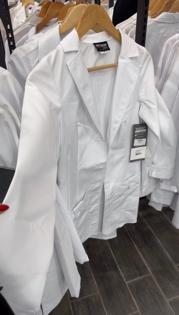 شُعور أول سِكراب في تخصص الأحلام 🥹 ❤️‍🔥
" معنى ان يرتدي الانسان حلمه 👩🏻‍⚕️✨"