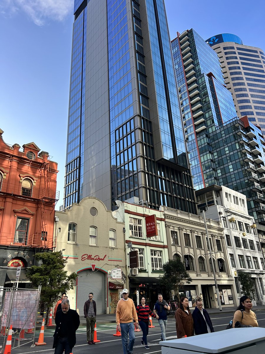On our way from Hotel Indigo (Tower in the background) to the Voco and HIE Hotel #ctbuhwalks