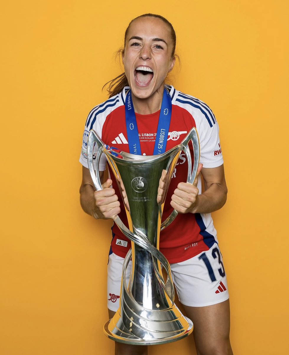 The state of all Arsenal fans after the Lia Wälti announcement shows that she wasn’t only one of our greatest players but one of our best person, an ultimate role model and legend. 
This just shows how much everyone loved her and how much we will continue to support her