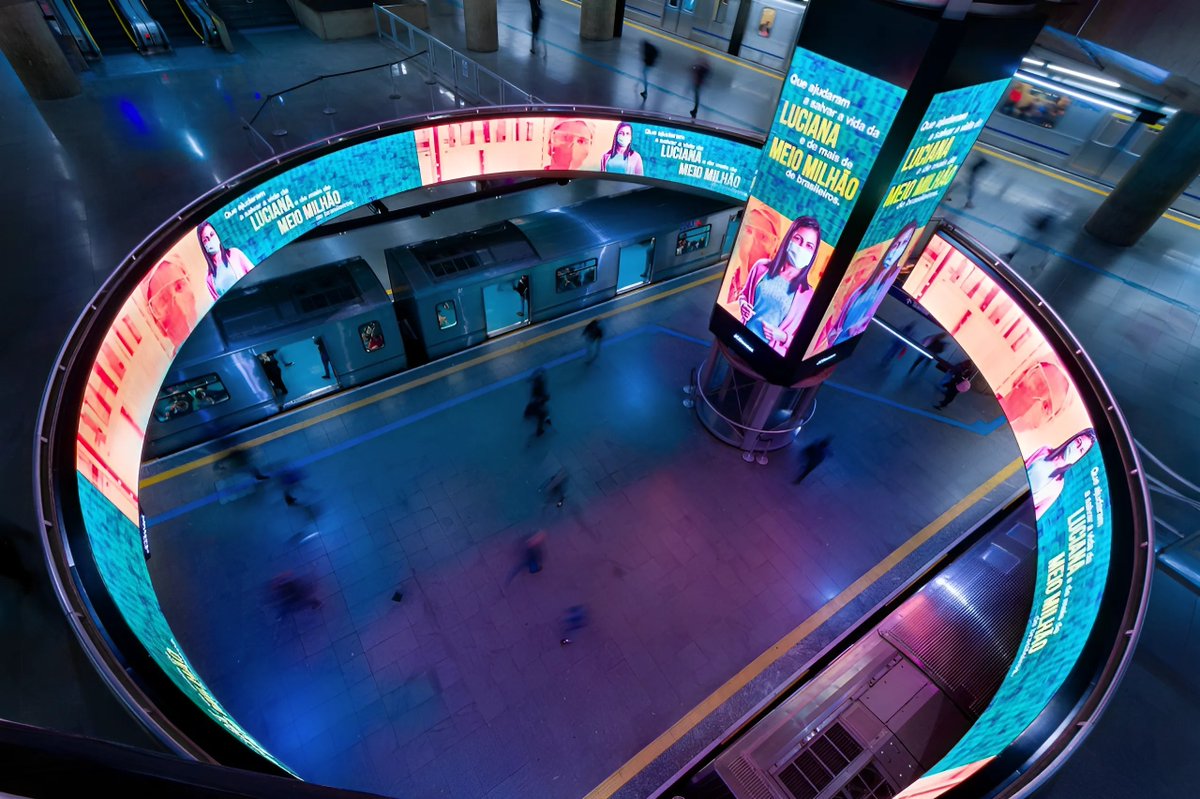 AOTOElectronics's tweet image. 𝐒𝐚̃𝐨 𝐏𝐚𝐮𝐥𝐨 𝐌𝐞𝐭𝐫𝐨 𝐒𝐭𝐚𝐭𝐢𝐨𝐧

One of our standout public space installations: a curved LED wall + 360° column screen combo that still delivers visual impact in one of the city’s busiest transit hubs.

#AOTO #ClassicProject #DigitalDisplay #SmartCity #DigitalMedia