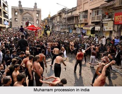 waknis_shubhada's tweet photo. Every processions happens with due permissions. 

In #Hyderabad Muharram processions take place every year, with a whole month observed for penance, blocking public spaces. 
#RunForJesus blocks roads too—
no outrage, no 🤨 raised eyebrows. 

Why the selective outrage? 🙆‍♀️🤷‍♀️

May Ganapati bless you with some wisdom🙏 Ganpati Bappa Moraya 🙏