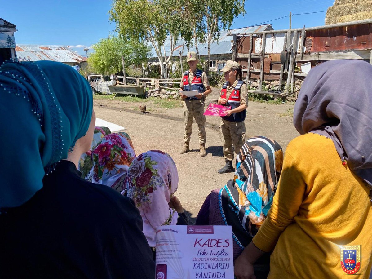 Jandarma Genel Komutanlığı olarak aile içi ve kadına yönelik şiddet olaylarının önüne geçilebilmesi amacıyla, vatandaşlarımıza KADES uygulamasının nasıl kullanıldığı hakkında bilgilendirme yaptık.
📍Ağrı
📍Ardahan
📍Bayburt
📍Yozgat
#Jandarma
#KADES
