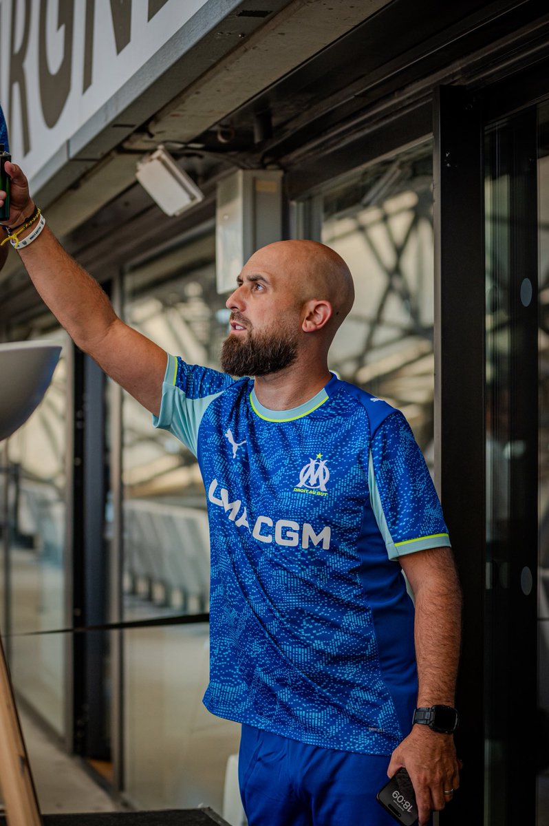 Bon, aidez moi : je floque quoi 😶 

Home : AUBAMEYANG 97 (Pack LDC) 
Away : JOHAN 2️⃣2️⃣ ou 9️⃣1️⃣
Third : ??? 

#TeamOM #OM