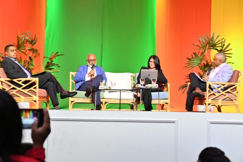 angelgomera's tweet photo. Con los distinguidos periodistas @MaldonadoPersio @AliciaOrtegah y @JoseMonegro quienes nos compartieron magistralmente cómo panelistas el tema: Compartir con mansedumbre la esperanza que hay en nosotros; en la Ultreya Arquidiocesana, Auditorio Casa San Pablo. @MCCorgdo https://t.co/xloDg43d6A