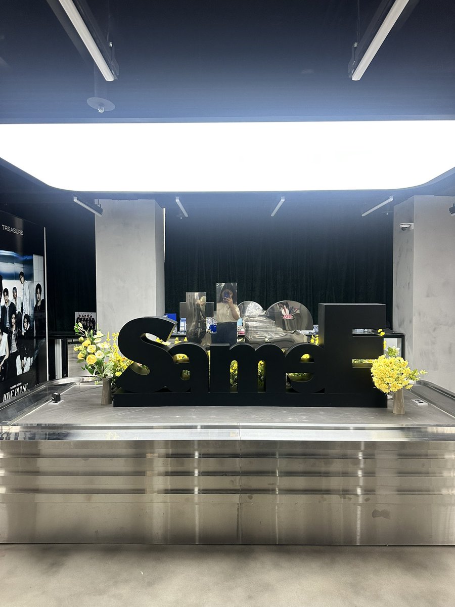 asdfghjkloveBB's tweet photo. More albums and photo cards~ ๐
Stamp Tour in Myeongdong ๐
#TREASURE #LOVEPULSE #STAMPTOUR #THESAMEE_MYEONGDONG https://t.co/nYmj3SaLML