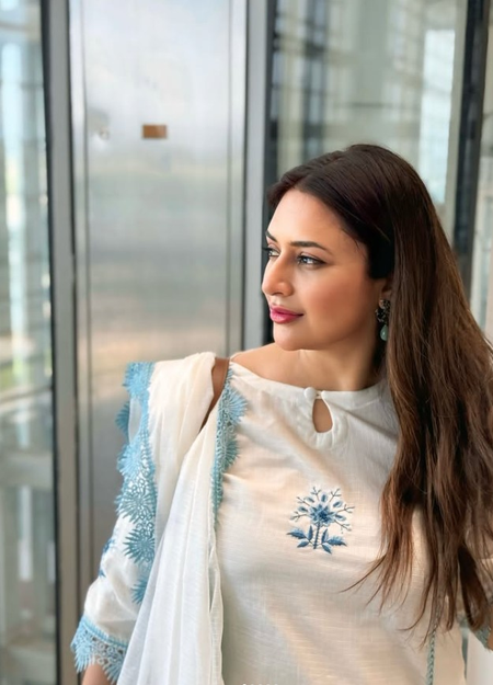 DeshbandhuMp's tweet image. &apos;बस यूं ही, दिल्ली में...&apos; दिव्यांका त्रिपाठी ने सादगी भरे अंदाज में पोस्ट की खूबसूरत तस्वीरें
deshbandhump.com/just-like-this…
@Divyanka_T  #pictures #simplestyle