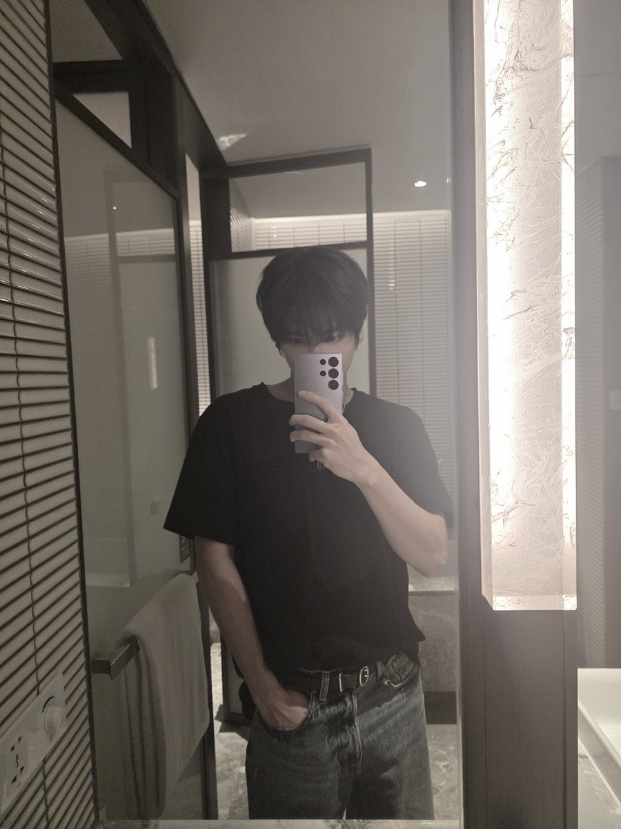 taezzi0's tweet image. ㅁㅊ겟다 너무 남친같으심。。//♥︎