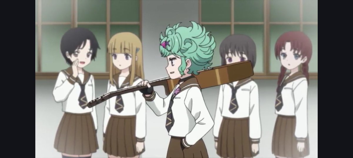 마리오 기타 드는 거 보고 미친금쪽이 누가 기타 그렇게 들어!!! 했는데
엄 마 한 테 배 운 거 였 어