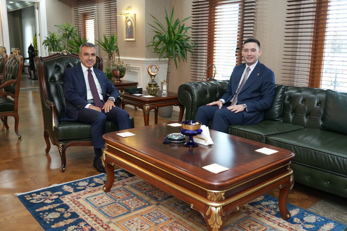 İş İnsanı,Karacan Şirketler Grubu Yönetim Kurulu Üyesi Halil Karacan kardeşimin nazik ziyaretinden dolayı teşekkür ediyorum.