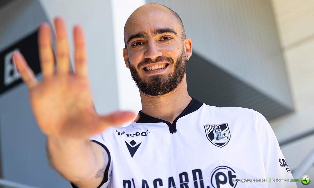 TitoRitzF1's tweet image. La Cultural y Deportiva Leonesa valora la incorporación de Mikel Villanueva 🇻🇪 (32), ex del Vitória Guimarães, Málaga Ect y actualmente agente libre. El central está en la agenda del la Cultu como posible refuerzo para la defensa. 

#AupaCultu #Fichaje