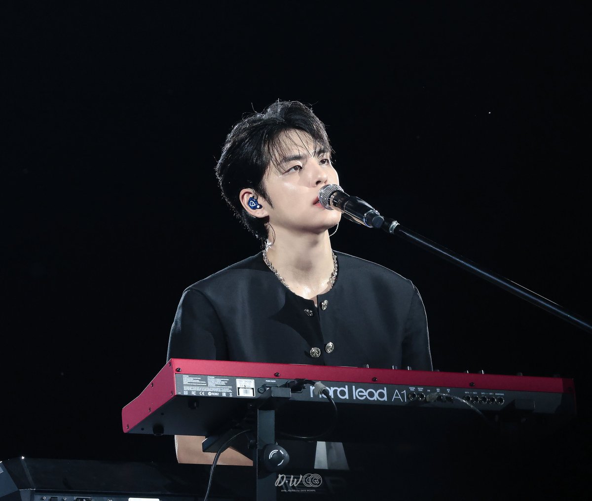dw_950825's tweet photo. 250830 데이식스 고양콘 첫콘
#DAY6 #WONPIL #원필

테토남 김원필 🤦‍♀️... https://t.co/Dnf1y8YCJi