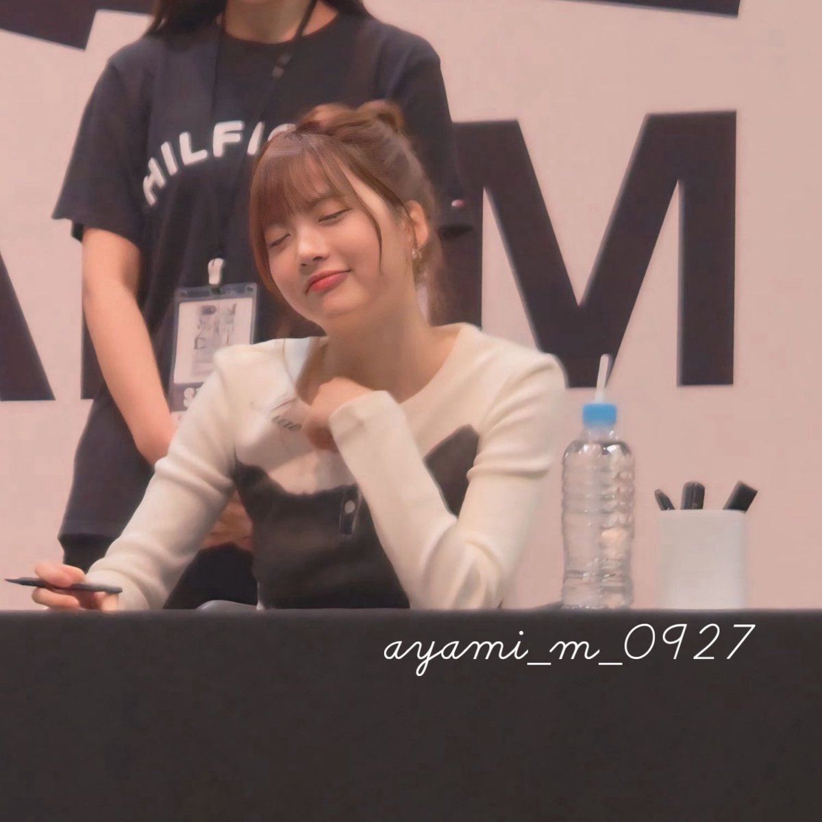 250824 DIFFERENT 全員サイン会♡♡

⚪️🤏🏻

#르세라핌 #LE_SSERAFIM
#EUNCHAE #은채 #홍은채
#HONGEUNCHAE #ウンチェ