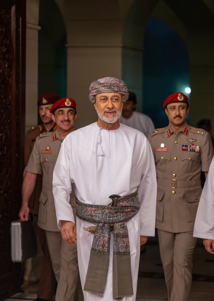 وجه السعد والخير 

السلطان #هيثم_بن_طارق ، حفظه الله، في أحدث ظهور له من قصر الحصن العامر 🇴🇲