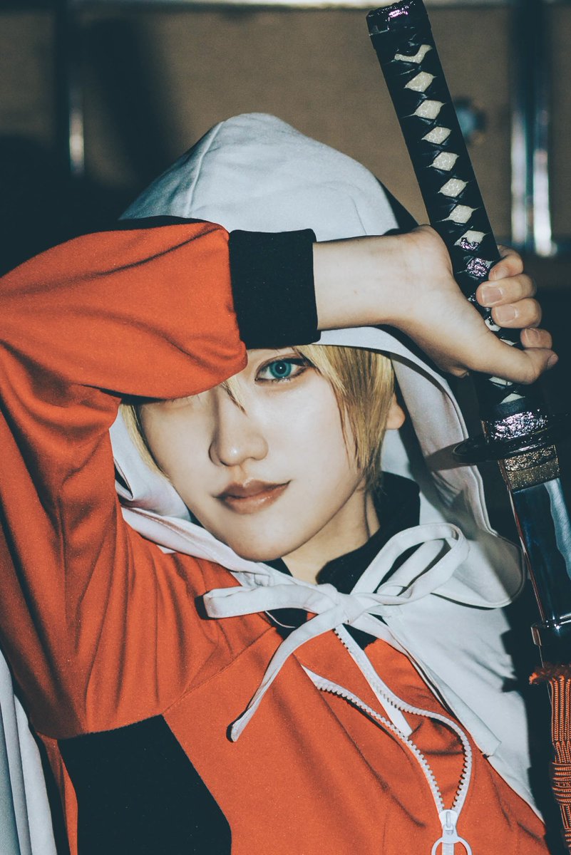 「　………… こんな夜更けに何の用だ？　」