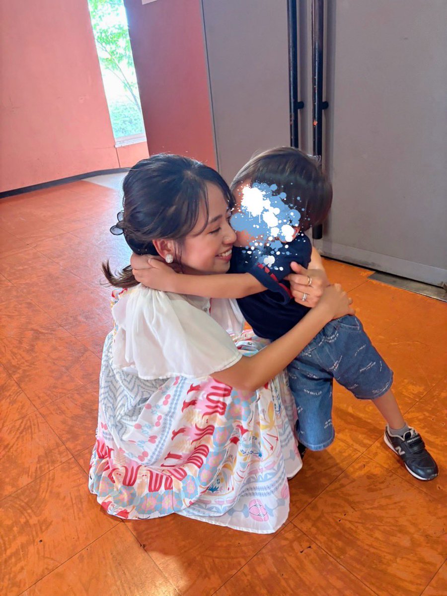 0歳からのコンサートin藤沢市民会館！無事終演〜🎨💫
お越しくださった皆さまありがとうございました😆
一緒に歌ったり踊ったり、子どもも大人も笑顔になれてとても幸せな空間でした🌈
朝の準備も大変な中来てくださった、保護者の皆さまにも拍手👏💓
参加した息子の笑顔も嬉しい、麗でした🙋‍♀️