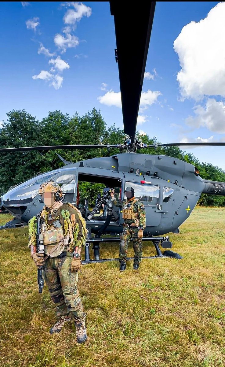 German EGB soldiers in front of H145M LUH SOF special forces helicopter equipped with an MG6.
#Germany #SOF