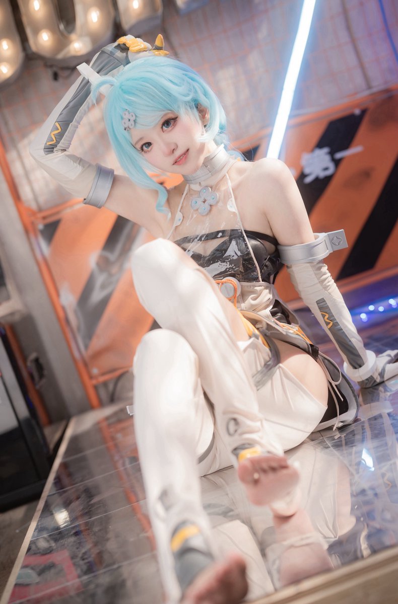 プロキシ君は…僕の『同類』だね。
四つ葉のクローバーと菜の花みたいに
DL：hoyo.link/eMTXYE6zn

#ゼンゼロ 
#シード
#PR