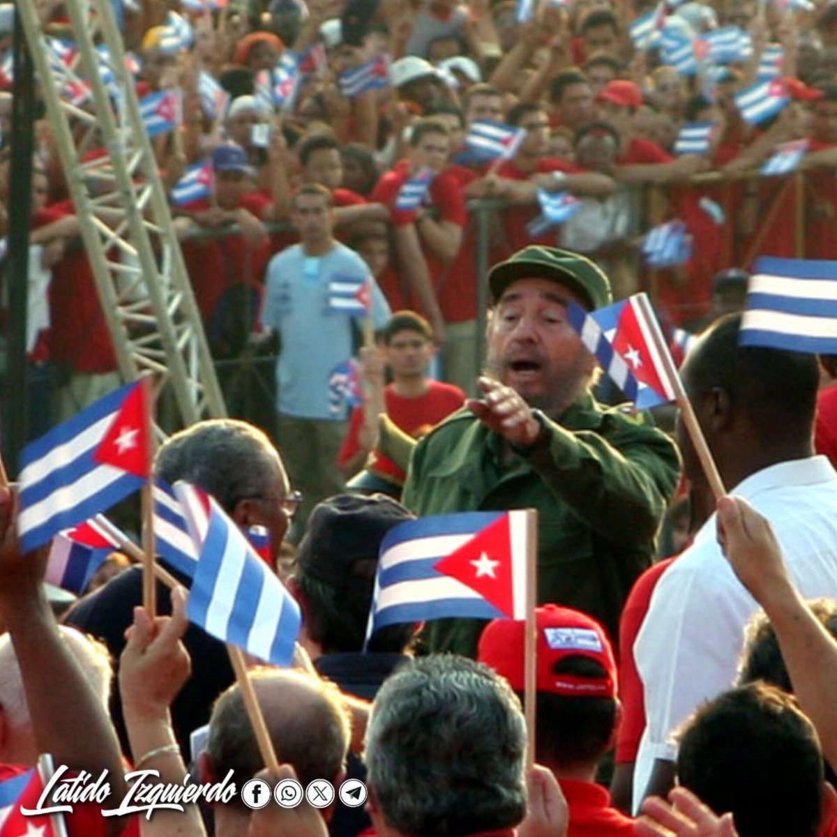 🫡 "Latiendo con Fidel"🇨🇺
Fidel siempre confió en la fuerza invencible de su pueblo, en la capacidad de resistir y vencer unidos.
Fue el guía, pero también el compañero de cada batalla, el que enseñó que el verdadero poder nace de la unidad con las masas.
#100AñosConFidel