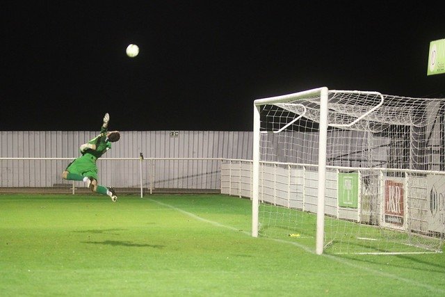 LocalBusDriver's tweet image. A close match at Theobalds Lane Stadium saw @BrentwoodTownFC U18's win 1-0 v @cheshuntfcscore U18's in the FA Youth Cup last night who face @WinFinchleyFC in the next round. A few photos 📸 now on Flickr.. flickr.com/gp/localbusdri…  @CYFC_Weathers