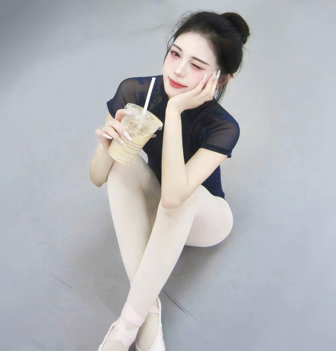 hAunLyBtJCXFkeP's tweet image. Dancing girl drinking coffee 🇨🇳💃 youtu.be/0A53-yB7xqk
#spli #dance #girls #student #art #photography t #love #classmate #black #DanceMagicStudio38