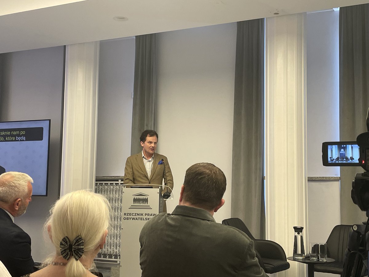 - To jest piąta debata z cyklu poświęconego pracy osób starszych. […] Można powiedzieć, że ten stały rytm rozmów nie jest przypadkowy i pokazuje, jak Rzecznik i pracownicy BRPO konsekwentnie traktują aktywność zawodową seniorów jako temat praw człowieka związany z wartościami