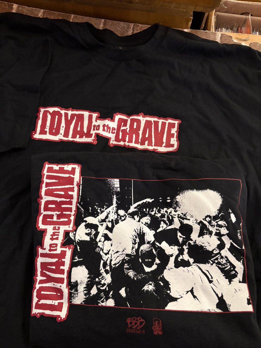 . <a href="/loyaltothegrave/">Loyal To The Grave</a> によるシャツがWEBに🆙 SUNAMI等デザインするFuneral Marchによるもの✅ L - XXL 少数ですのでお早めに💨 retribution.ocnk.net/phone/product/…