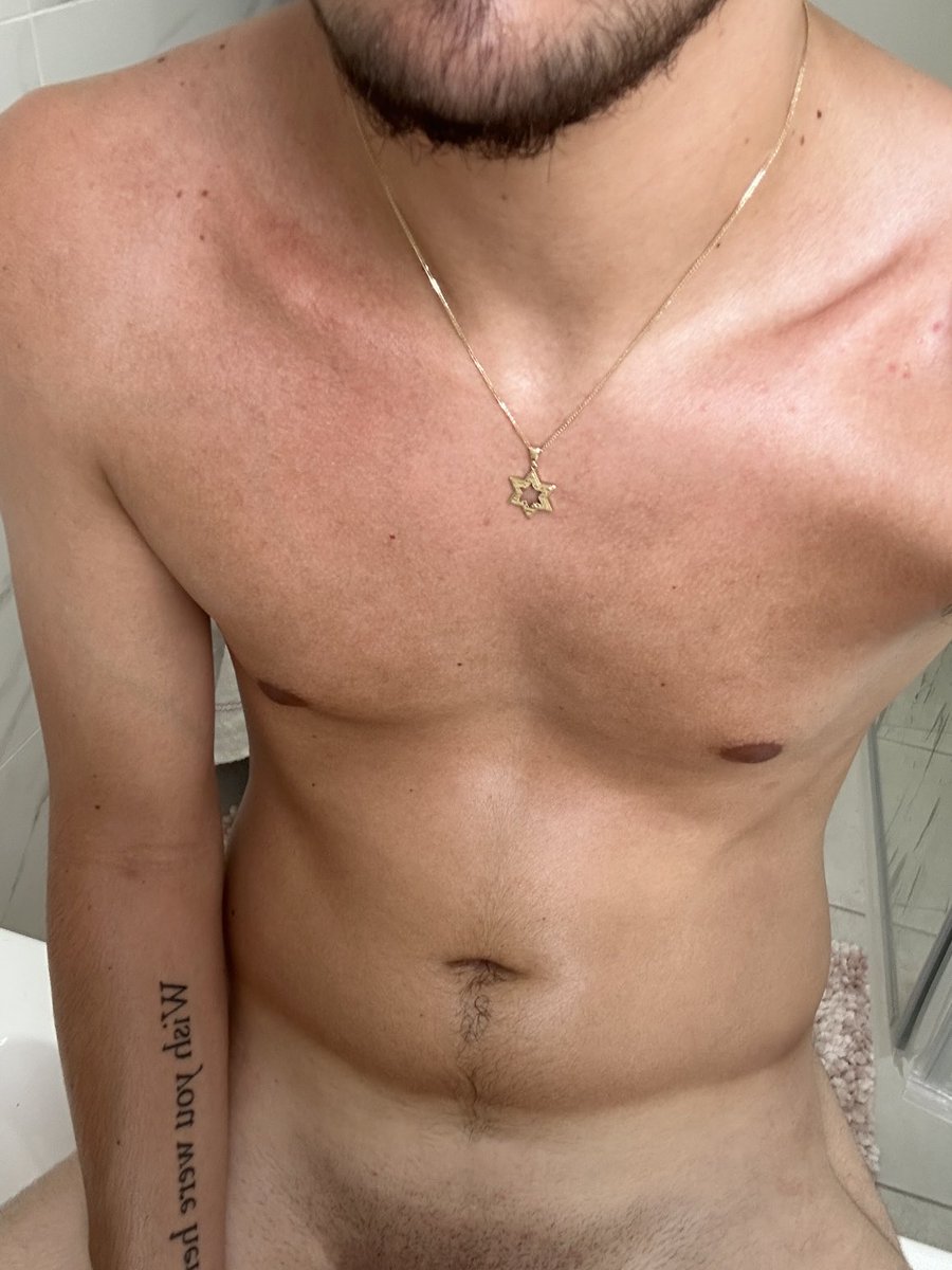 Angel2395071615's tweet photo. Would you suck me? 💦👅 https://t.co/8iM7NYHaE0