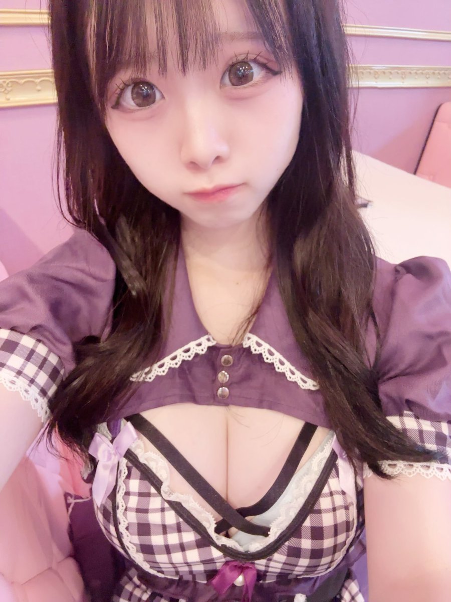 ログインしてます☂️
19時~22時半です‼︎
雨の中お待ちしてます‼︎
#コンカフェ #メイドカフェ