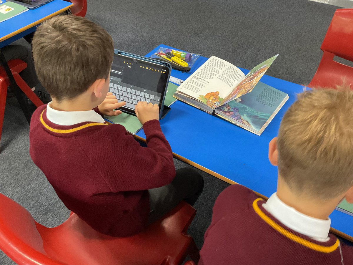 PDA_Y4's tweet image. Starting our #pdaenglish this morning with one of our Good Works units - Jesus heals the blind man. Today, we’re looking at what a miracle is, and using the Bibles to find as many as we can #pdare