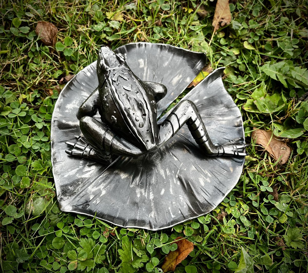 Frogs &amp; Bees!

A few little customer orders.
+ 1 Bee Poker Available on my shop!…

The Frog on the Lily Pad is off to New Mexico!🐸 

The Toasting Forks are spoken for, but I thought I’d make an extra bee &amp; pop it on a Poker, which is now on my website shop! 🐝