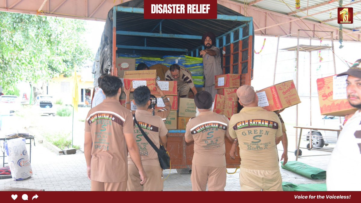 DSSNewsUpdates's tweet photo. When devastating floods wash away homes and hopes, humanity shines through acts of compassion. In Hoshiarpur, Dera Sacha Sauda volunteers stepped forward with disaster relief supplies, bringing comfort and hope to those in need.   

#DisasterRelief #FloodRelief #HumanityFirst #HopeInAction #ServingHumanity #ReliefWork #Derasachasauda #gurmeetramrahim