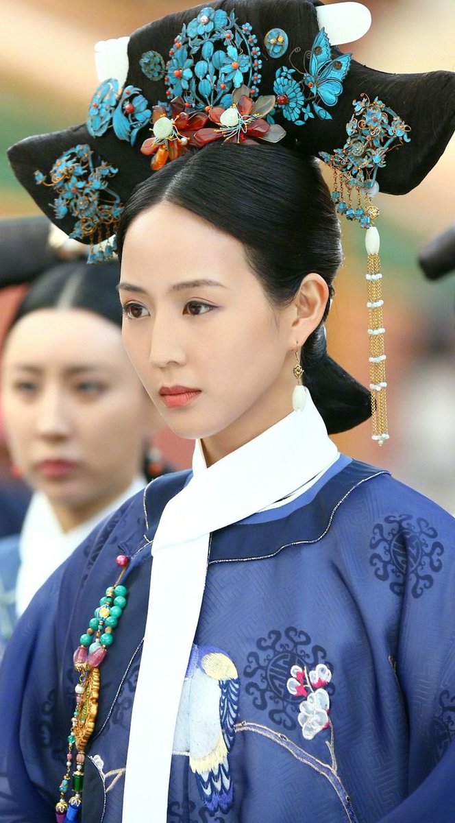 ถ้าเทียบกับ #หรูอี้จ้วน ไม่ได้สื่อว่าโดนขังไร้อิสระโดยตรง แต่ฉันรู้สึกได้ว่าผู้หญิงทุกคนในเรื่องโดนขังจากวังที่หรูหราจริงๆ ไร้อิสระของจริง