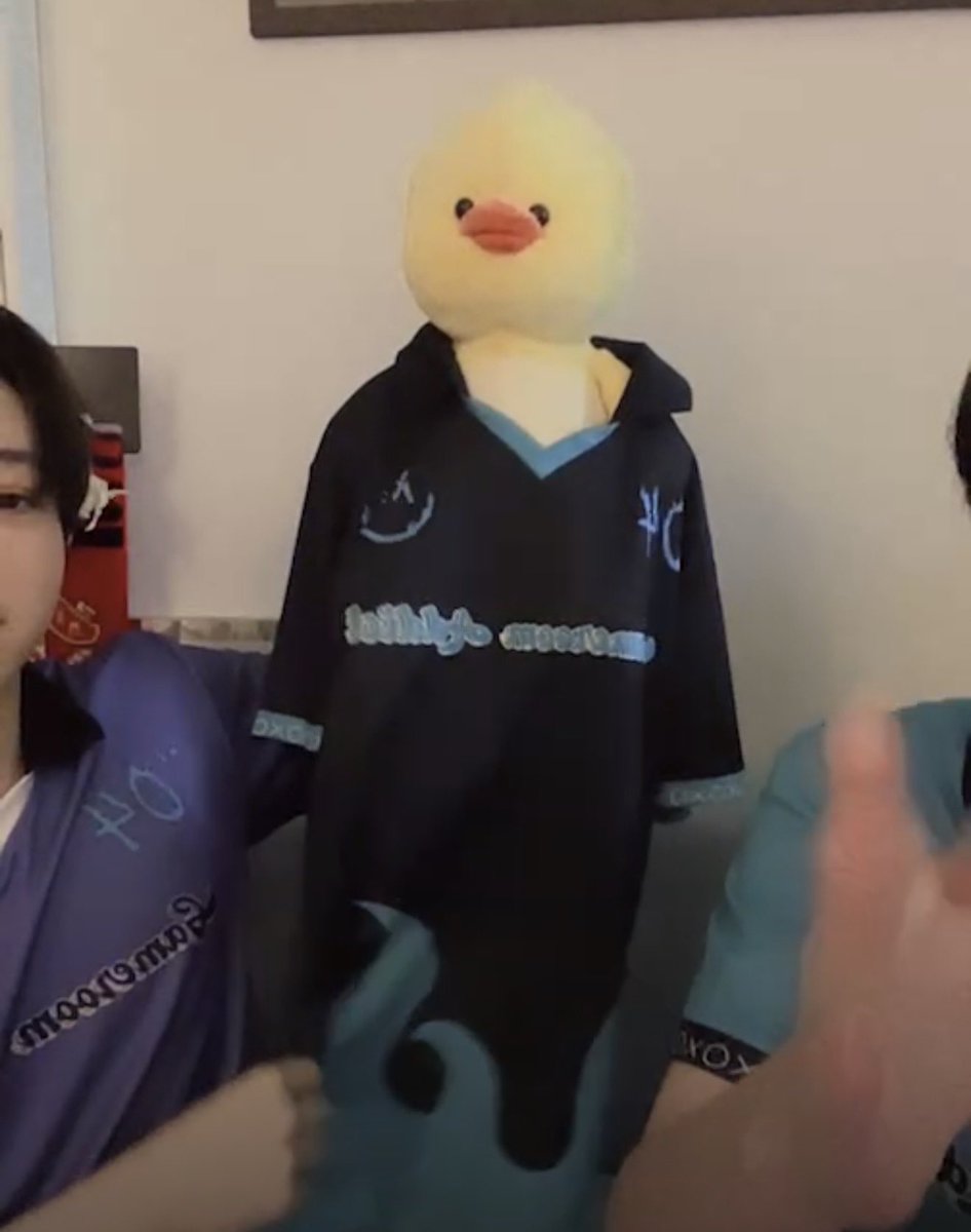 มีใครชอบสีนี้ไหมคะ ไซซ์แบบขโมยเสื้อพ่อมาใส่ 🤣

#บาสเด็กอ้วนที่แท้จริง 
#บาสหัสณัฐ #bbasjtr
#gameroomaddict