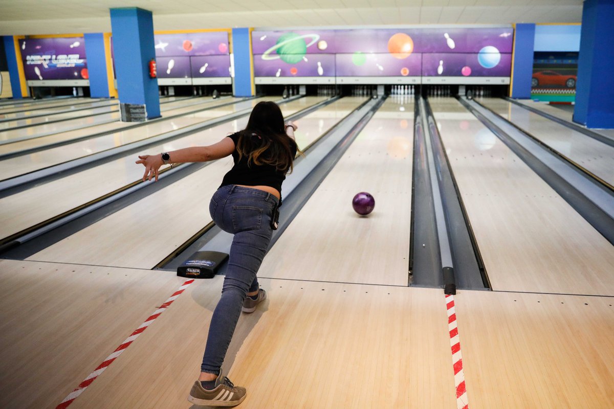 🎳 La diversión rueda en la bolera de MN4 ✨​

​Amigos, familia y muchas ganas de pasarlo en grande.​
​
📍 Ven a vivirlo hoy mismo.​

​#BowlingMN4 #MN4Style