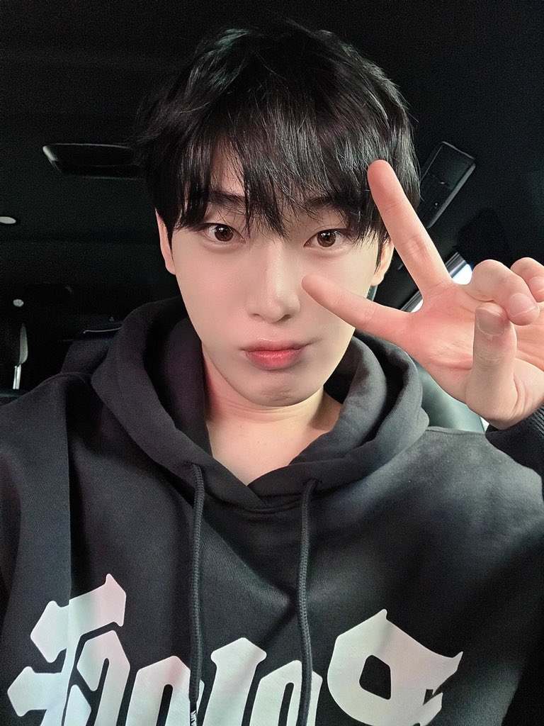 enhypenweverse's tweet image. [ #선우’s Post ] 250904

#SUNOO: Ddeon-selca

@ENHYPEN_members @ENHYPEN #ENHYPEN #엔하이픈